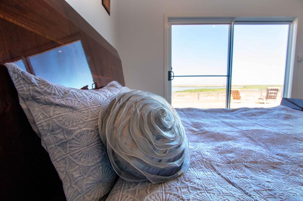Coorong Island Retreat - Farm Stay At Pet Friendly Property Meningie Exterior foto