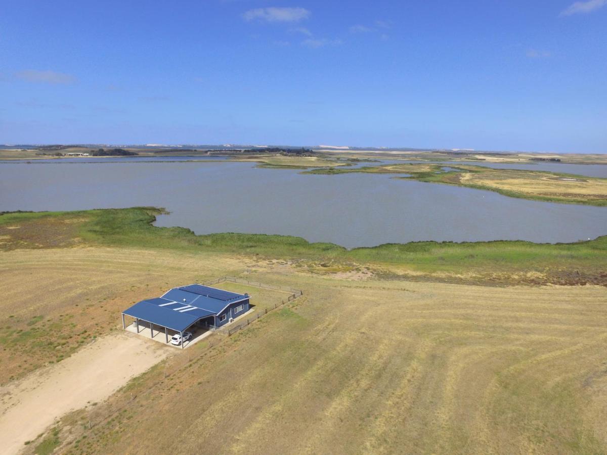 Coorong Island Retreat - Farm Stay At Pet Friendly Property Meningie Exterior foto