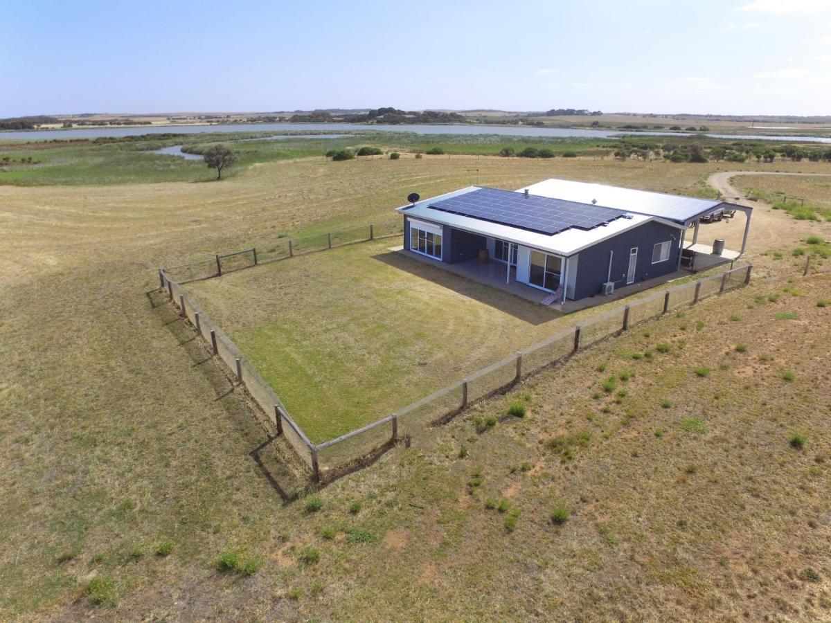 Coorong Island Retreat - Farm Stay At Pet Friendly Property Meningie Exterior foto