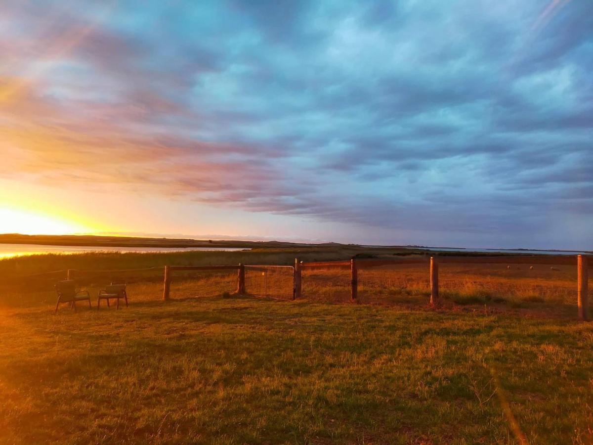 Coorong Island Retreat - Farm Stay At Pet Friendly Property Meningie Exterior foto
