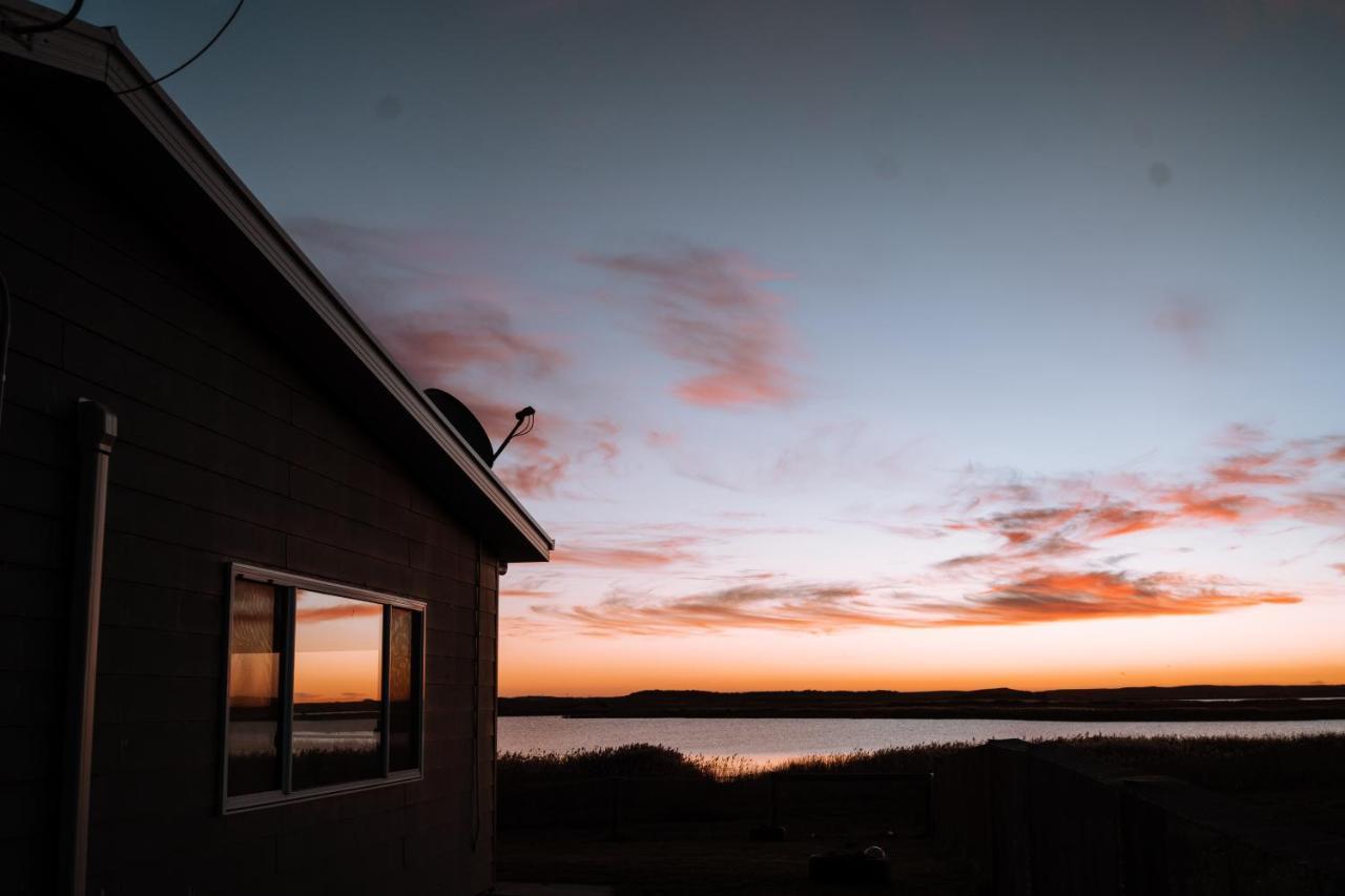 Coorong Island Retreat - Farm Stay At Pet Friendly Property Meningie Exterior foto