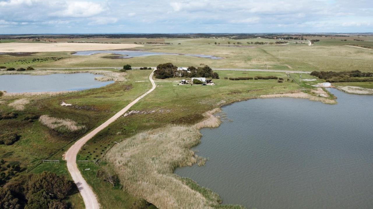 Coorong Island Retreat - Farm Stay At Pet Friendly Property Meningie Exterior foto